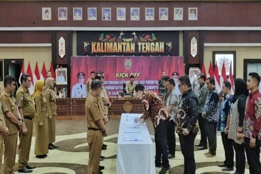 Gambar Gubernur Membuka Kegiatan Penandatanganan Kontrak Pengadaan Barang/Jasa Se-Kalimantan Tengah Tahun 2024